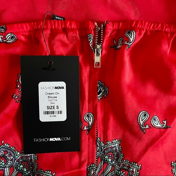 NWT “Dream On” off shoulder halter blouse small - Picture 4 of 6